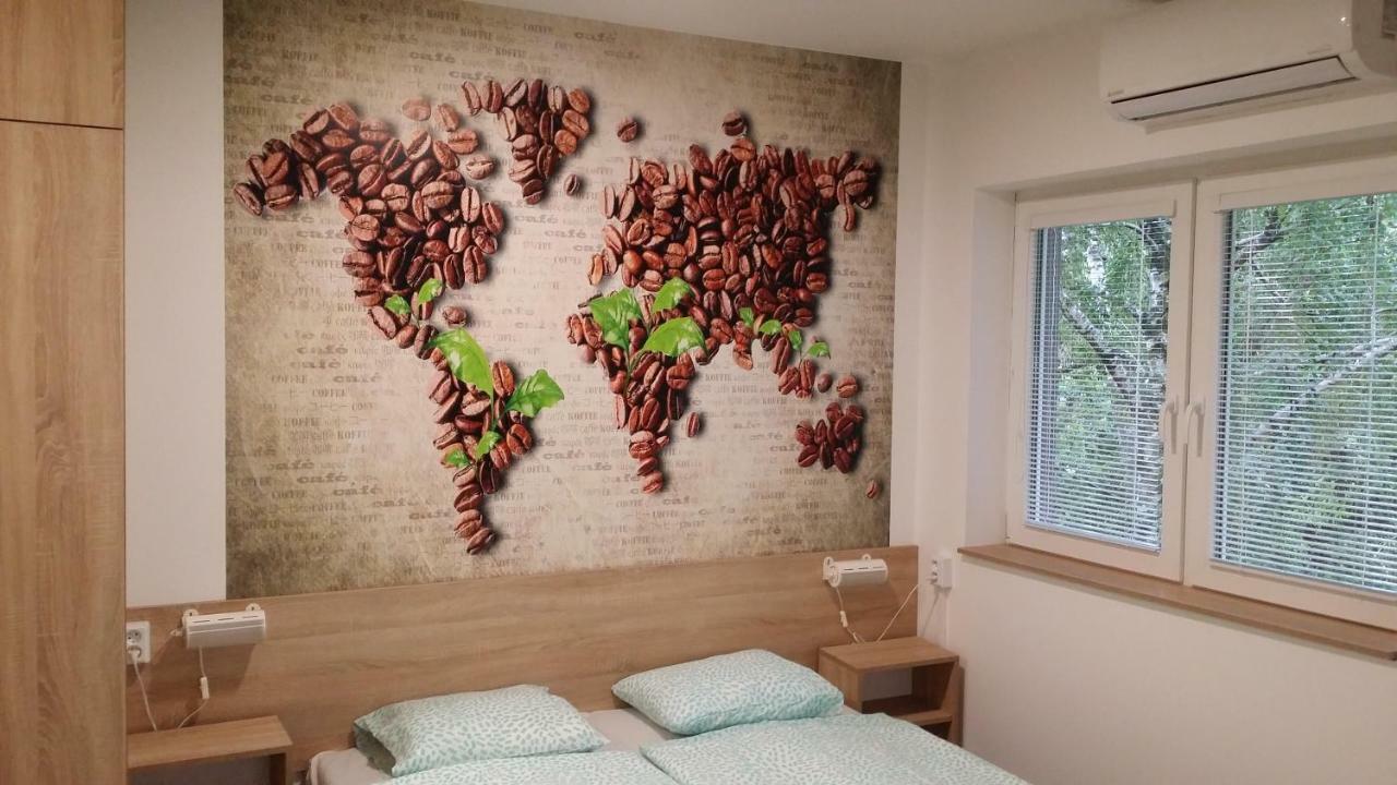 Delfin Hostel สตูโรโว ภายนอก รูปภาพ
